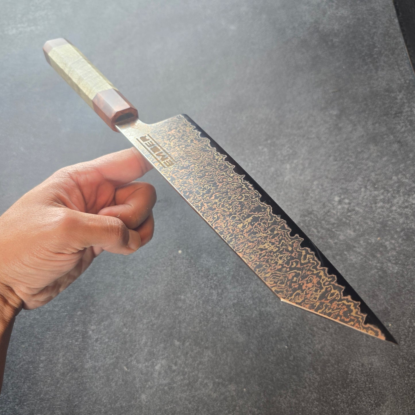 PYRO! CUCHILLO BUNKA - DAMASCO DE COBRE Y BRONCE 8"