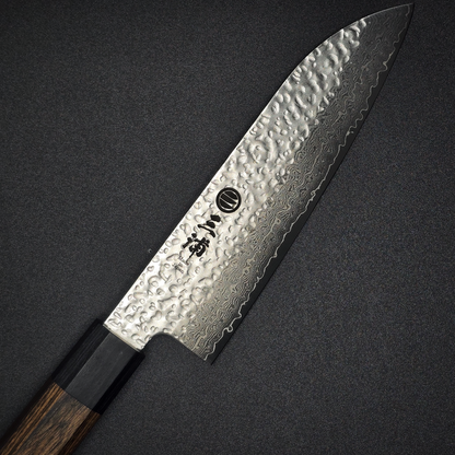 JAPONES: SANTOKU 165mm DAMASCO MARTILLADO VG-10 MANGO EN PAKKAWOOD NEGRA